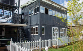 Container House Redhill ' Unique Luxurious Holiday Home'